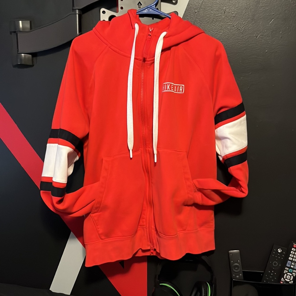 RED NIKE AIR JACKET MENS MEDIUM